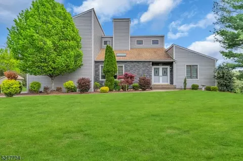 580 Cabot Hill Rd, Bridgewater, NJ 08807
