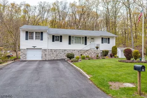 11 Wagonwheel Rd, Vernon Twp., NJ 07422