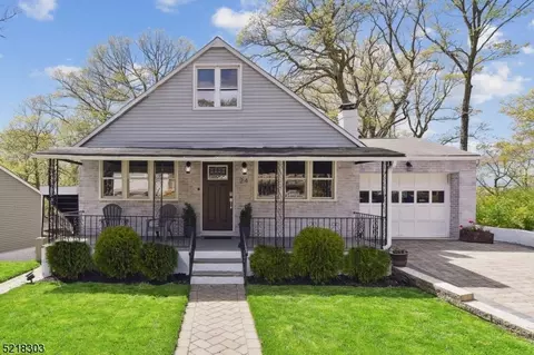 24 Skidmore Trl, Hopatcong, NJ 07843