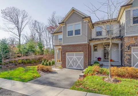 2 Brompton Pl, Randolph, NJ 07869