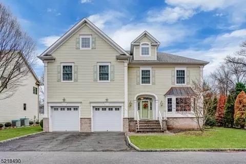 21 Barclay Ct, Middlesex, NJ 08846