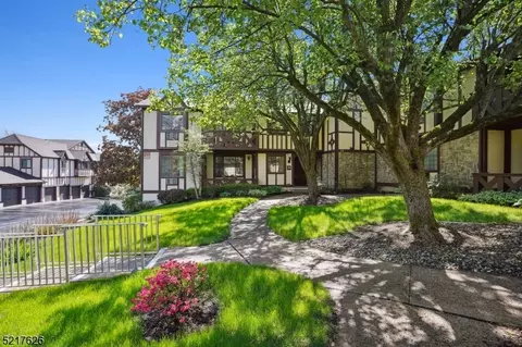 20 Kensington Rd #I, Chatham Twp, NJ 07928
