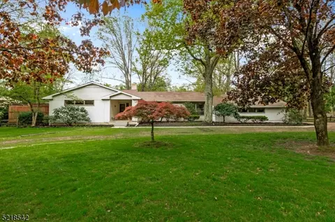4 Sandra Ln, Tabernacle, NJ 08088