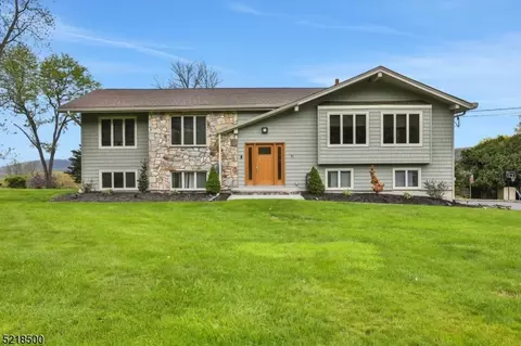 71 Edsall Dr, Sussex, NJ 07461