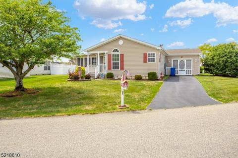 25 Perrys Ln, Stafford Township, NJ 08050