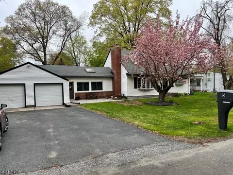 5 Maplewood Ln, Hardyston, NJ 07460