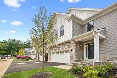 5 Saratoga Dr, Warren, NJ 07059