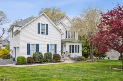 107 Stonehedge Ln, Sparta, NJ 07871