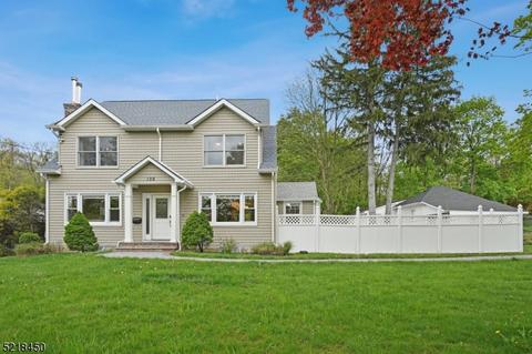 126 Baltusrol Rd, Summit, NJ 07901