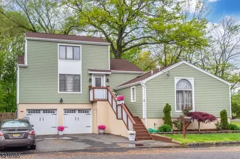 4 Courter Pl, Fairfield, NJ 07004