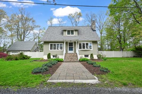16 Yellowstone Ave, Hewitt, NJ 07421