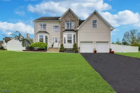 6 Cabin Brook Cres, Manchester Township, NJ 08759