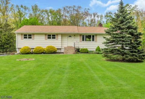 40 Cortright Rd, Hanover, NJ 07981
