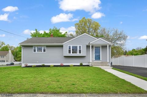 12 Stiles Ct, Pompton Lakes, NJ 07442