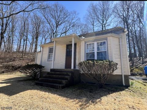 195 Kings Hwy, Landing, NJ 07850