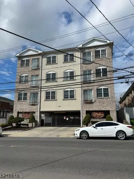 351 S Broad St #301, Elizabeth, NJ 07202