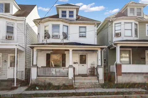 80 Heckman St, Phillipsburg, NJ 08865