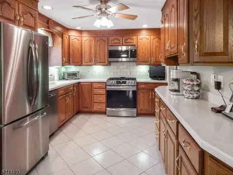 805 E Prospect St, Hackettstown, NJ 07840 photo 4