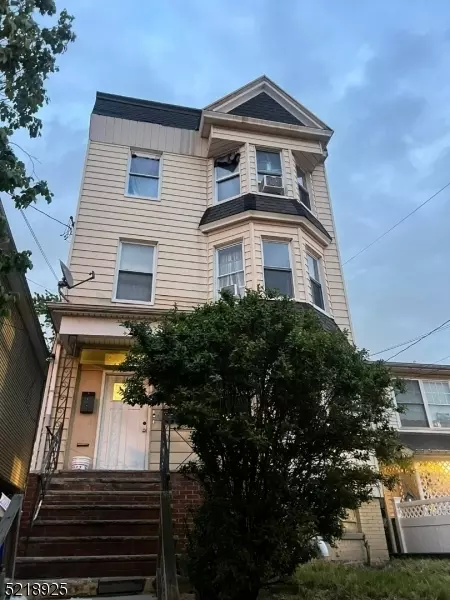 734 S 19th St, Newark, NJ 07103