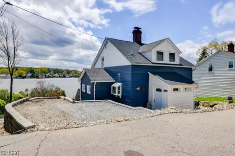 245 Lakeside Blvd, Hopatcong, NJ 07843