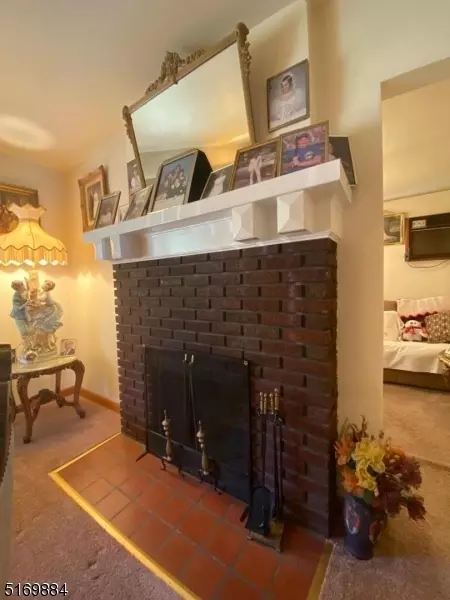 36 Comley Pl, Bloomfield, NJ 07003 photo 6