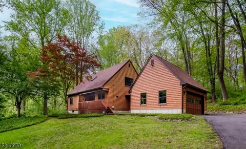 529 Cokesbury Rd, Clinton Twp, NJ 08801