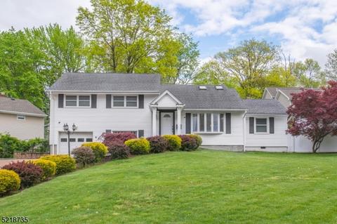 5 Vanderberg Pl, Cedar Grove, NJ 07009