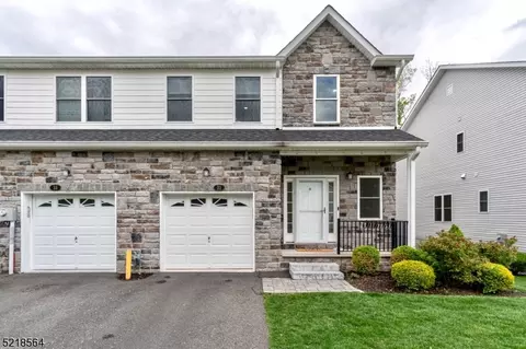 31 Decroce Ct, Parsippany-troy Hills Twp, NJ 07054