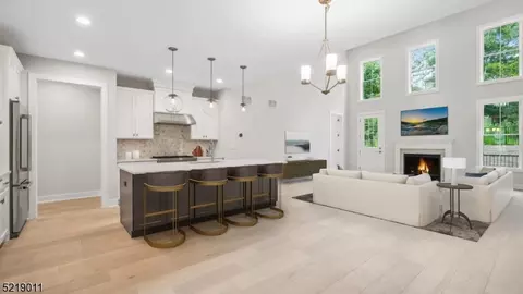 14 Hawfinch Dr, Berkeley Heights, NJ 07922