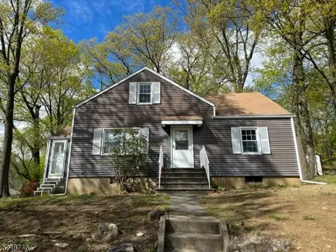 93 E Cooper St, Dover, NJ 07801