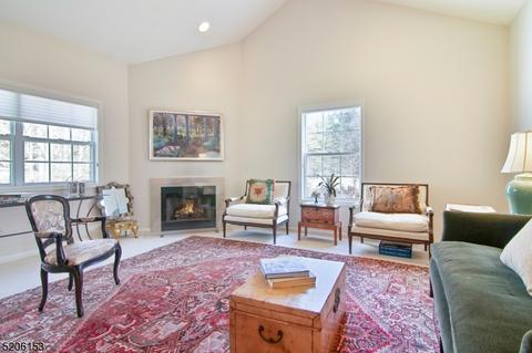 61 Pippins Way, Morristown, NJ 07960