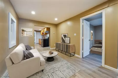 229 1st St, Elizabeth City, NJ 07206
