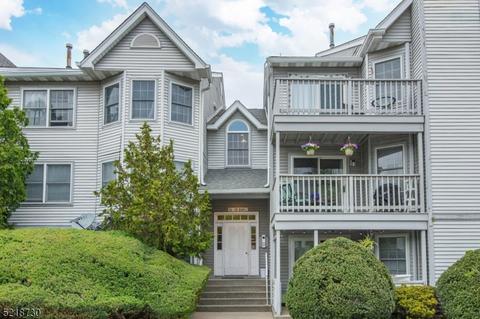 120 Quartz Ln, Paterson, NJ 07501