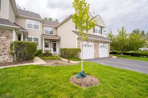 27 River Birch Cir, Princeton, NJ 08540