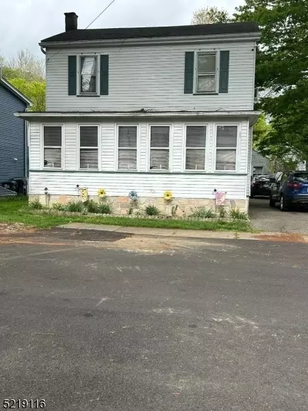 166 Washington St, Belvidere, NJ 07823