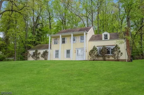 20 Harwich Rd, Morristown, NJ 07960