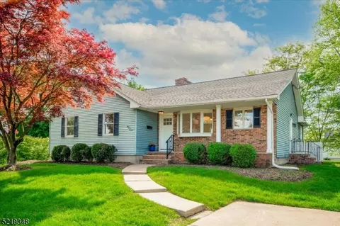 347 N 9th Ave, Manville, NJ 08835