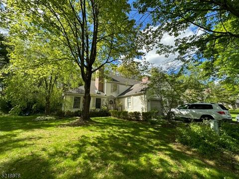 74 Commonwealth Dr, Bernards, NJ 07920