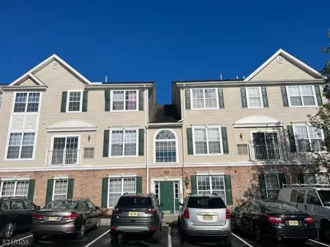 305 Rainbow Way #305, Phillipsburg, NJ 08865