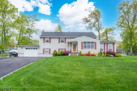 26 Deerfield Rd, Hanover, NJ 07981