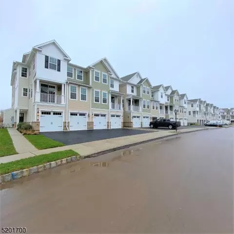 211 Park Ln #211, Dunellen, NJ 08812