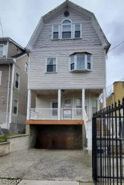 93 N 9th St, Newark, NJ 07107