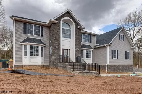 682 Foothill Rd, Bridgewater, NJ 08807