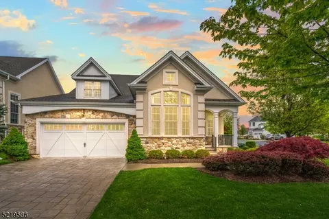 12 Avon Rd, Warren, NJ 07059