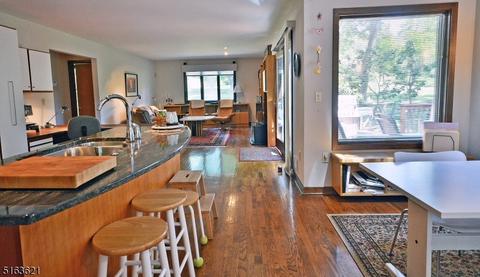 4 Brady Rd, Warren, NJ 07059