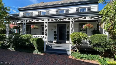 17 Murray Hill Sq, New Providence, NJ 07974