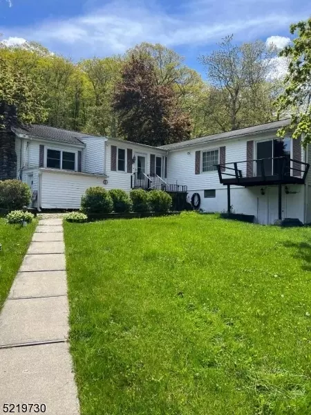10 Mountain Trl, Sandyston, NJ 07826