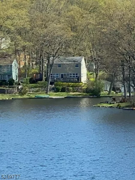 66 E Shawnee Trl, Wharton, NJ 07885