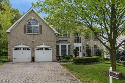 25 Ramapo Dr, Bernards, NJ 07920