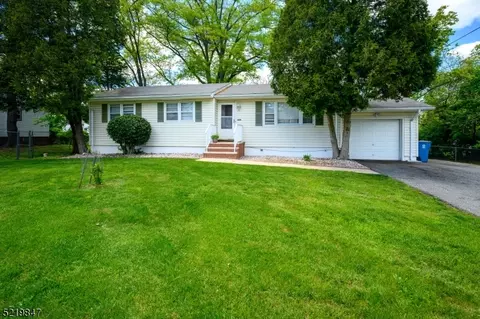 142 Hillcrest Ave, East Franklin, NJ 08873